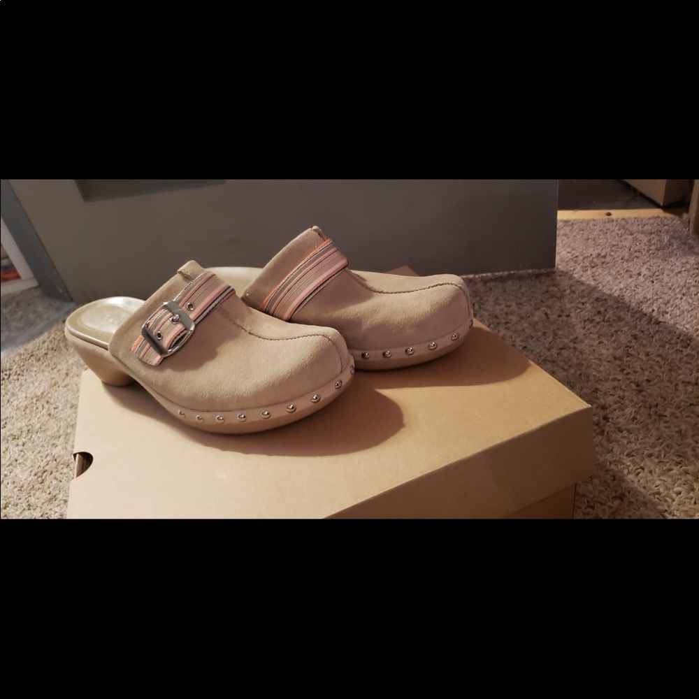Brand new slides ecco
